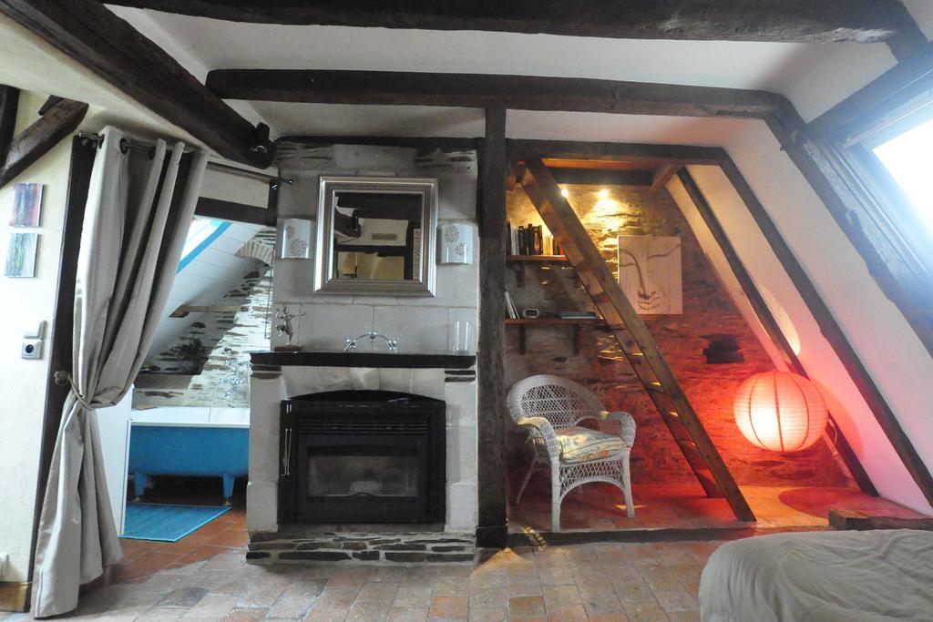Le Petit Logis De Tinteniac Angers Bilik gambar